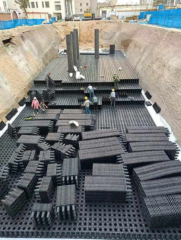 上海软土地基PP模块蓄水池基坑开挖