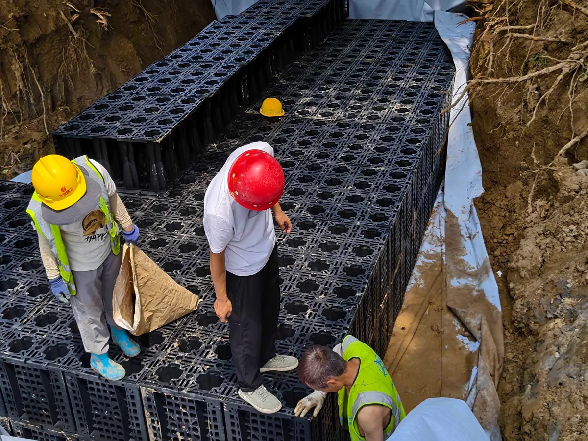 北京市顺义区柳庄户村休闲娱乐广场60m³PP模块雨水调蓄池施工案例 施工现场